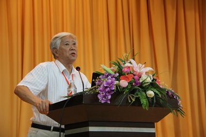天津大学张策教授作报告